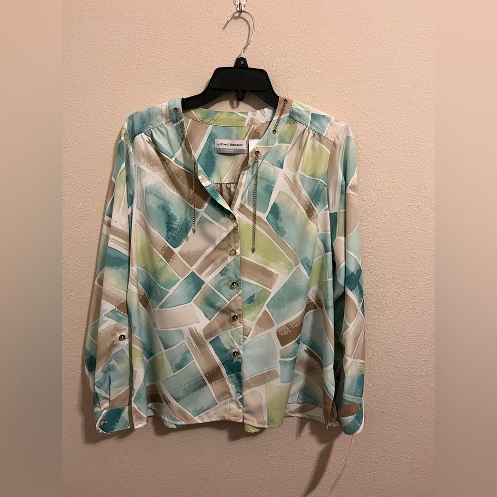 Alfred Dunner Petite Blouse in Green and Blue Tones